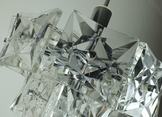 Image 1 of Elegante lampadario a sospensione Kinkeldey a 2 livelli di metà secolo in cristallo e cromo con 14 prismi in vetro, anni &#39;60