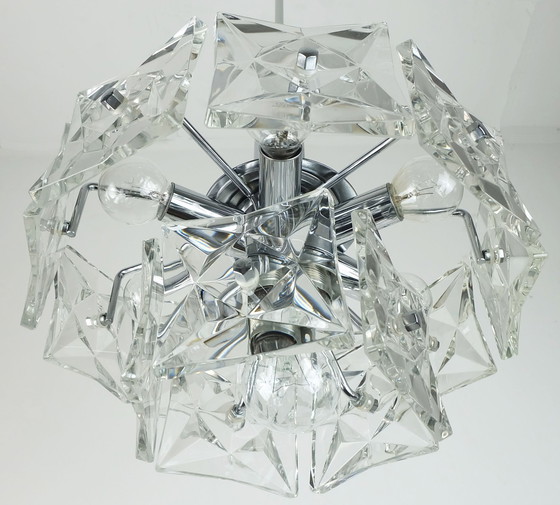 Image 1 of Elegante lampadario a sospensione Kinkeldey a 2 livelli di metà secolo in cristallo e cromo con 14 prismi in vetro, anni &#39;60