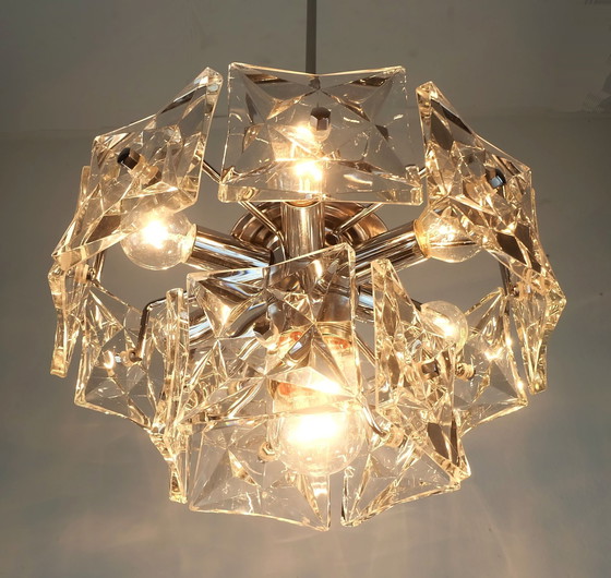 Image 1 of Elegante lampadario a sospensione Kinkeldey a 2 livelli di metà secolo in cristallo e cromo con 14 prismi in vetro, anni &#39;60