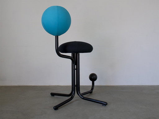 Globe concept ergonomic high chair design Peter Opsvik