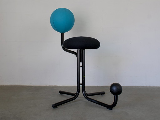 Globe concept ergonomic high chair design Peter Opsvik