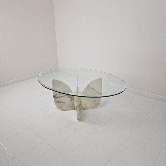 Image 1 of Italian "Flower" Coffee Table In Marble With Facet Cut Oval Plate, 1970S