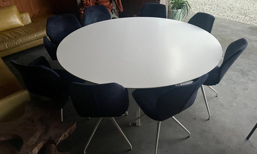 Sooow Round Table With 8x Chairs