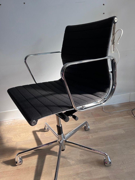 Image 1 of Vitra Ea 117 Desk Chair by Charles & Ray Eames