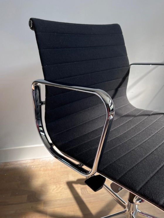 Image 1 of Vitra Ea 117 Desk Chair by Charles & Ray Eames