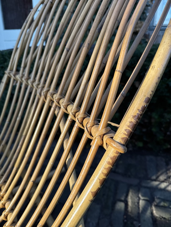 Image 1 of Bellissima sedia a dondolo vintage in rattan