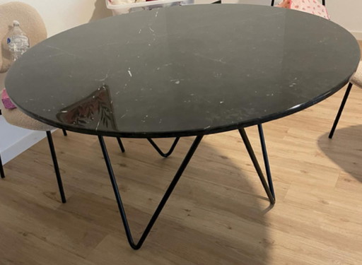 Furnified Harris dining table