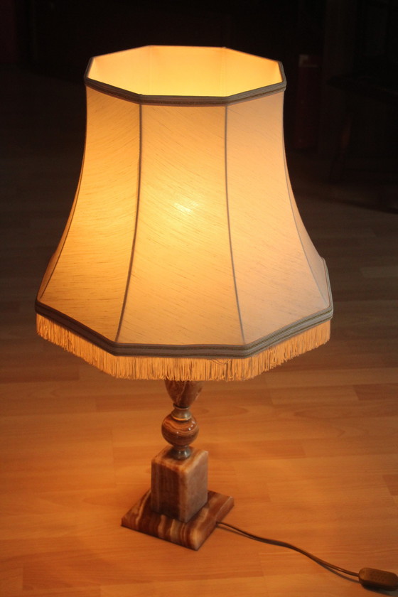 Image 1 of Vintage large living room lamp table lamp on onyx base