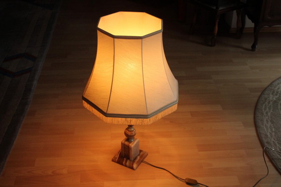 Image 1 of Vintage large living room lamp table lamp on onyx base
