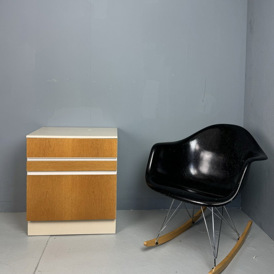 Image 1 of Cassettiera vintage in legno con ribalta