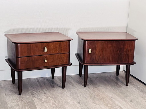 2x Vintage bedside tables