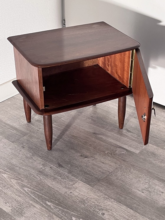 Image 1 of 2 tables de chevet vintage