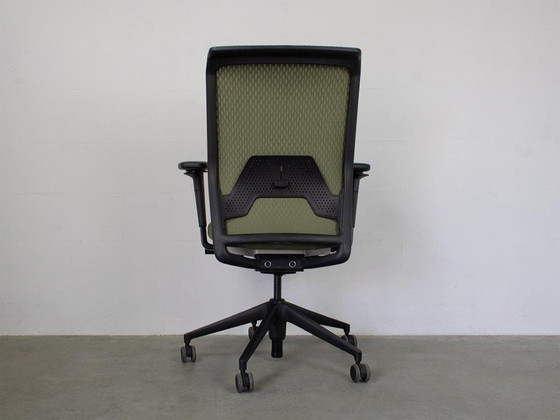 Image 1 of Vitra ID Mesh Office chair design Antonio Citterio