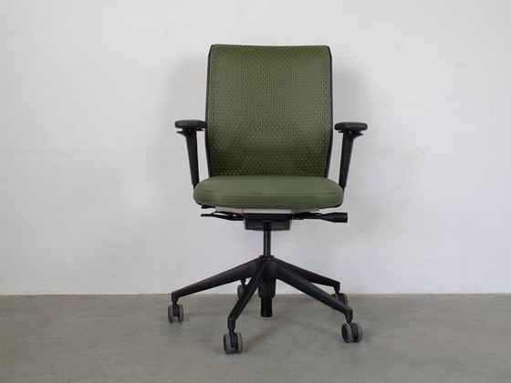 Image 1 of Vitra ID Mesh Office chair design Antonio Citterio