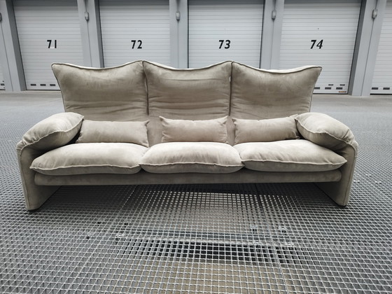 Image 1 of Cassina Maralunga 3 seater orderd by Ellen Katharina