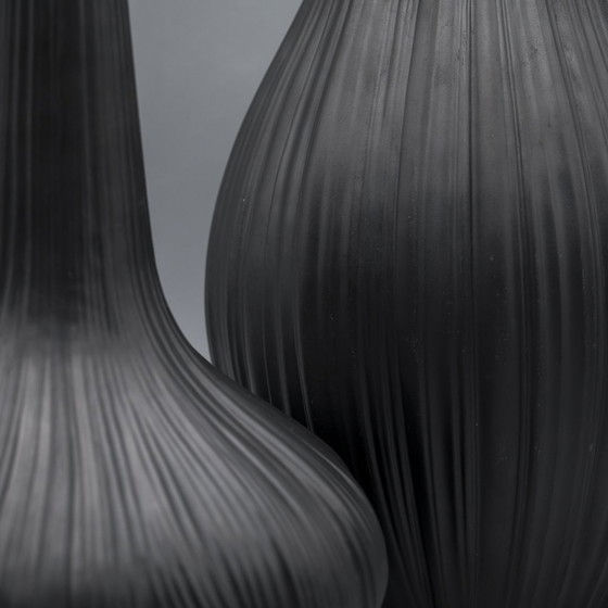 Image 1 of Rosenthal × Martin Freyer Bisque Porcelaine Noire Vase Duo Iconic Plissée 1968