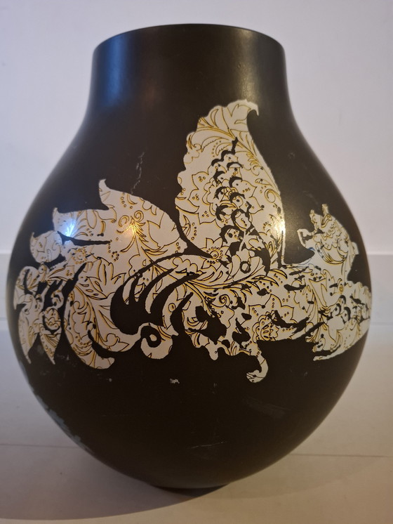 Image 1 of Black Vase - Collectors Item Hella Jongerius