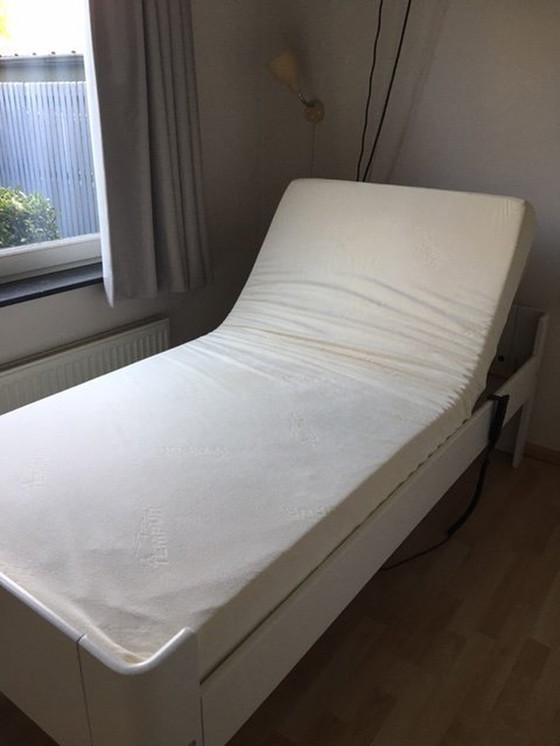 Image 1 of Auping Auronde Single Bed, Electric Adjustable