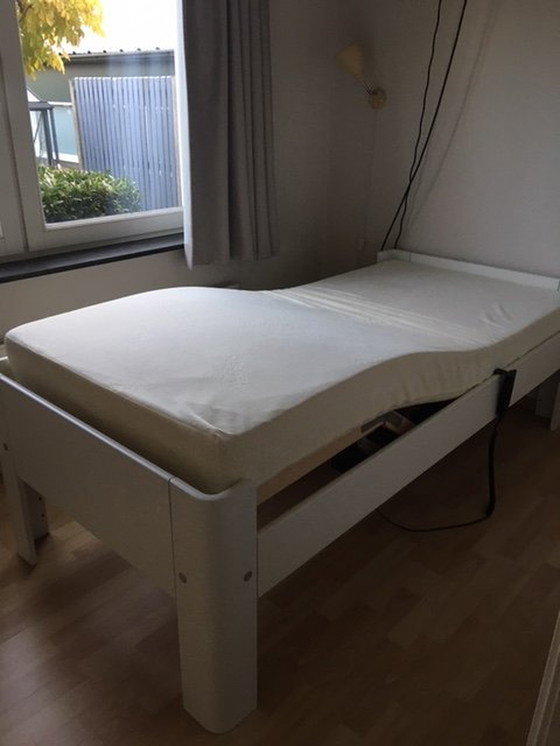 Image 1 of Auping Auronde Single Bed, Electric Adjustable