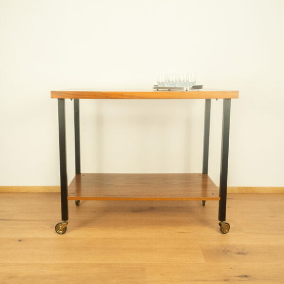 Image 1 of 1960s Walnut Trolley de service et table latérale