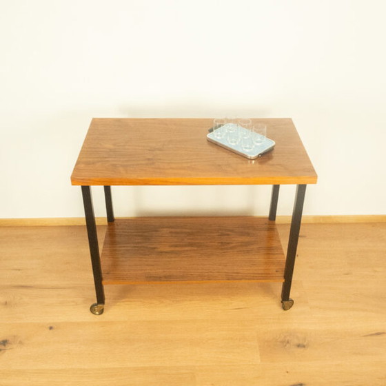 Image 1 of 1960s Walnut Trolley de service et table latérale