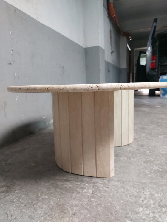 Image 1 of Table basse ovale Traventin