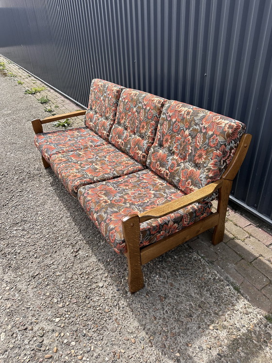 Image 1 of Vintage sofa floral