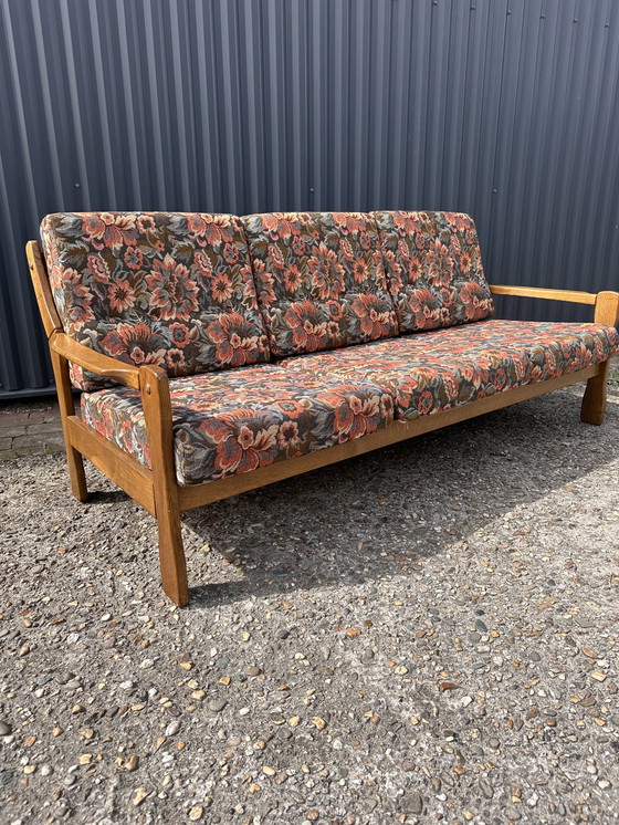 Image 1 of Vintage sofa floral
