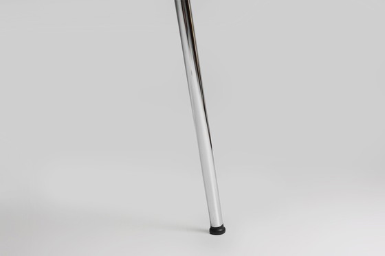 Image 1 of Silla negra del siglo XXI con asiento de madera, Bélgica