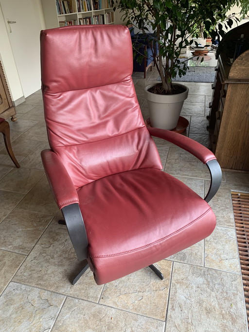 Prominent recliner armchair E-100