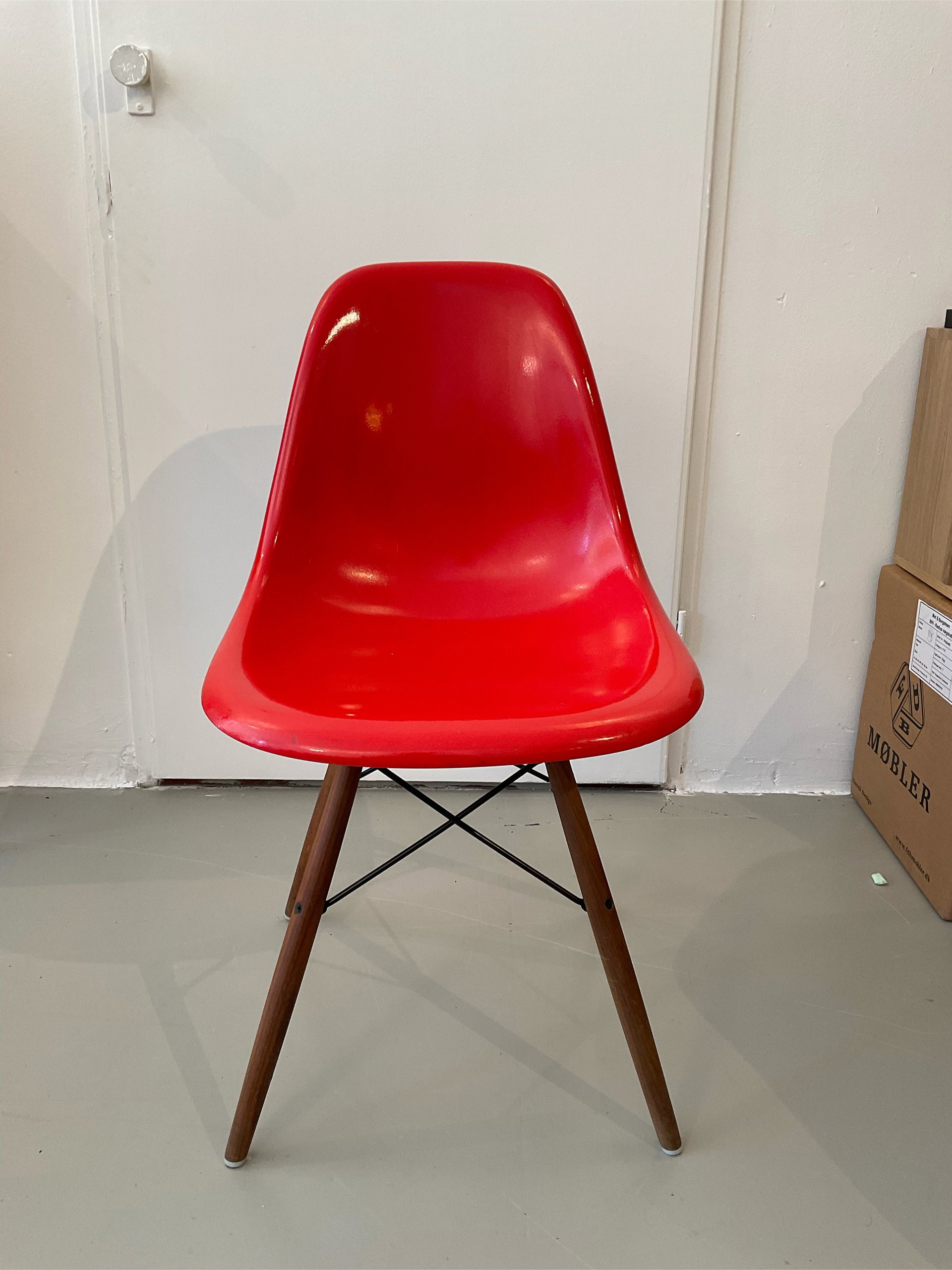Vintage Eames Vitra DSW Fiberglas 420 Whoppah