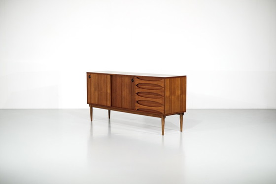 Image 1 of Medium-sized wooden sideboard