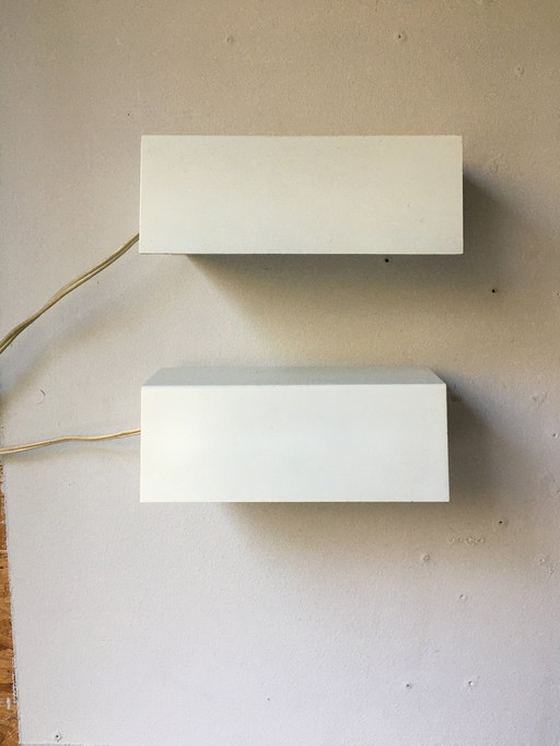 2X Anvia Wall Lamp 7102