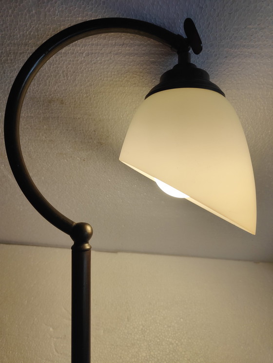 Image 1 of Vecchia e robusta lampada da scrivania industriale in metallo marrone - Lampada industriale