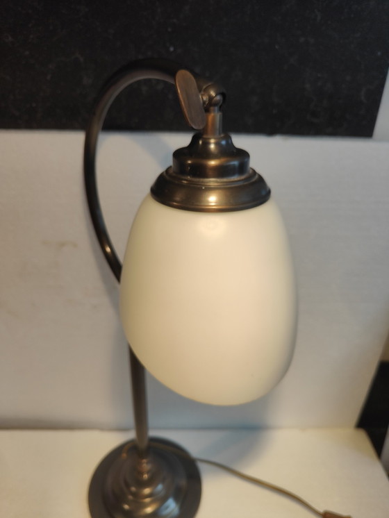 Image 1 of Vecchia e robusta lampada da scrivania industriale in metallo marrone - Lampada industriale