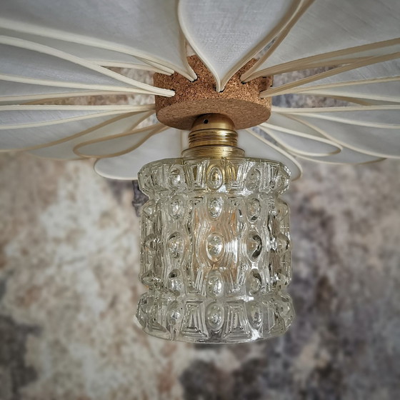 Image 1 of Lampada a sospensione con 24 petali in rattan e lino + globo in vetro vintage