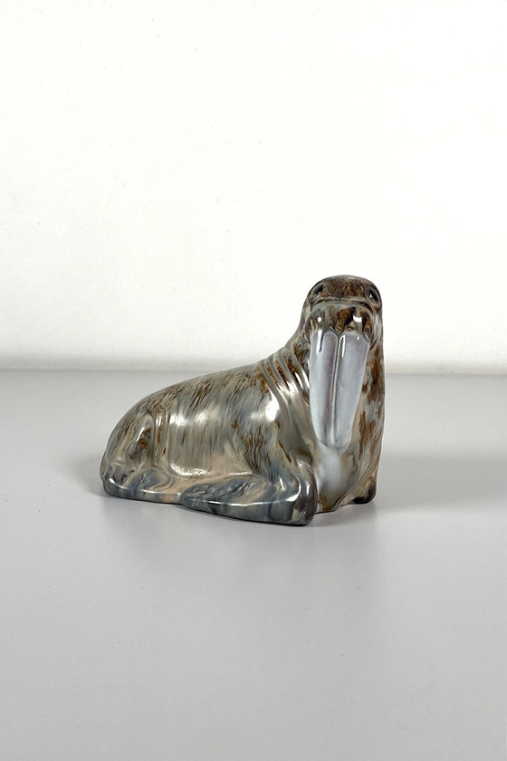 Image 1 of Tricheco in ceramica d'epoca