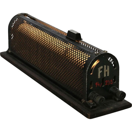 Vintage steam punk resistance lamp