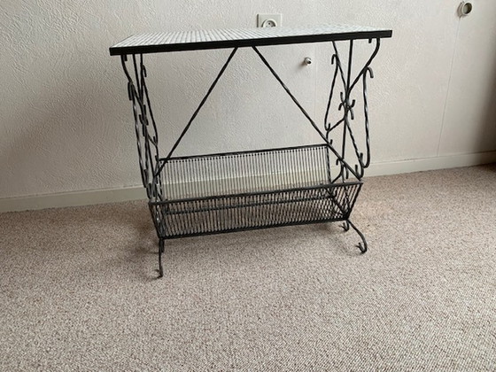 Image 1 of Wrought iron table / magazine rack