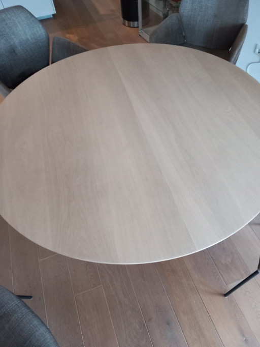 Spectrum dining table