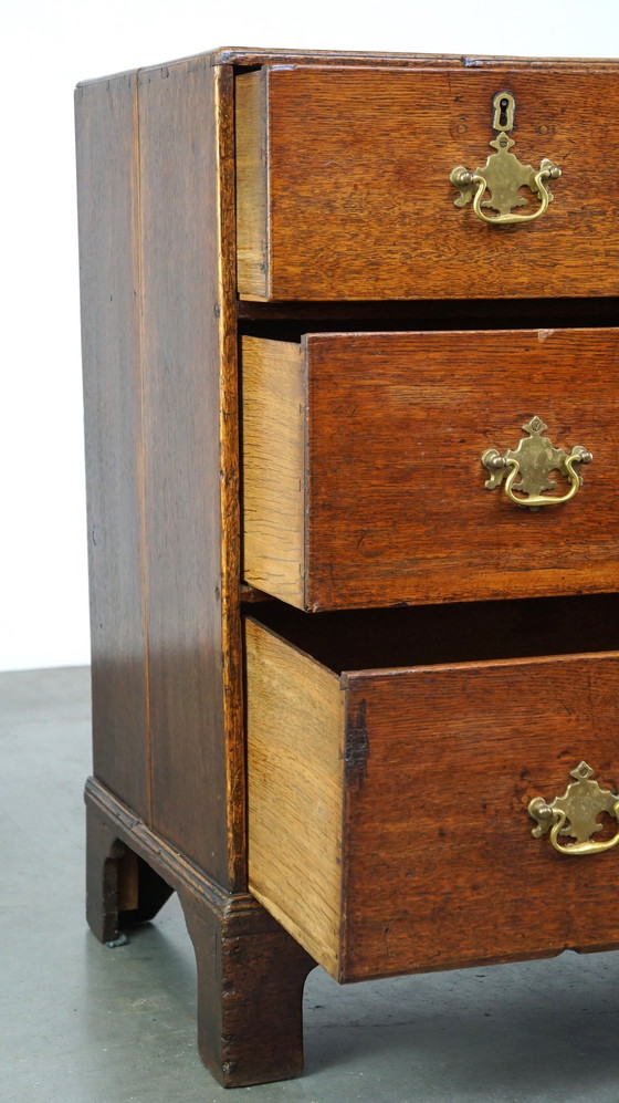 Image 1 of Chest of drawers with 4 drawers