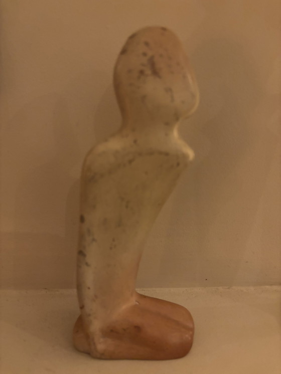 Image 1 of Bellissima statua di un uomo che prega.