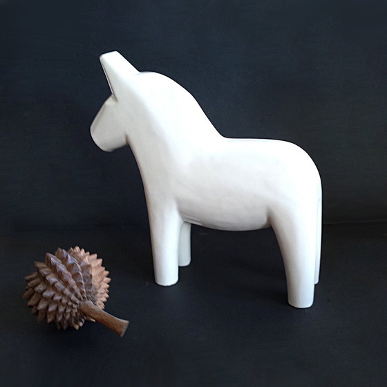 Image 1 of Nr. 44/200 Cheval Dala en porcelaine d'Ikea, 2010