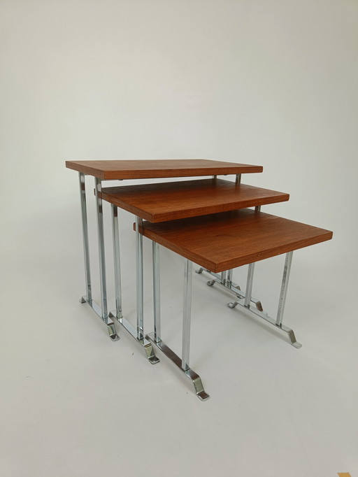 Nesting tables - 50s-60s