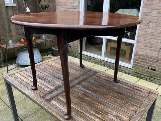 Image 1 of Antique English Hangar Table (Mid-18 Century)