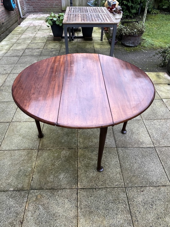 Image 1 of Antique English Hangar Table (Mid-18 Century)