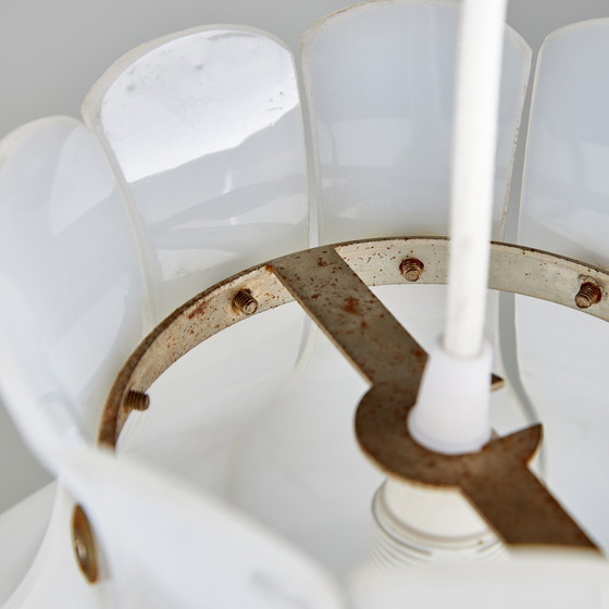 Image 1 of Ciondolo in plastica di forma organica