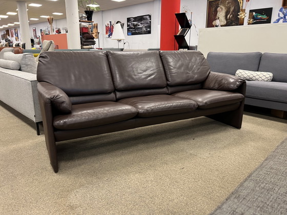 Image 1 of Leolux Bora Beta 3 seater brown leather sofa