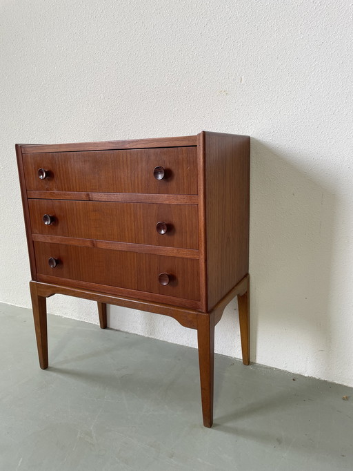 Chest of drawers in teak and oak