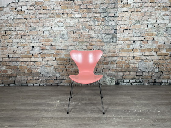 Image 1 of Fritz Hansen Butterfly pink - chair